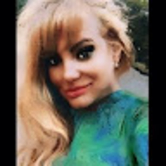 Meet your Posher, Kristin - Picture 1 of 1